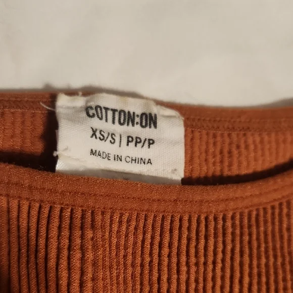 Rust Ribbed Crop Top - Picture 2 of 8